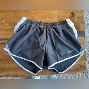 Nike / M Drawstring Running Shorts